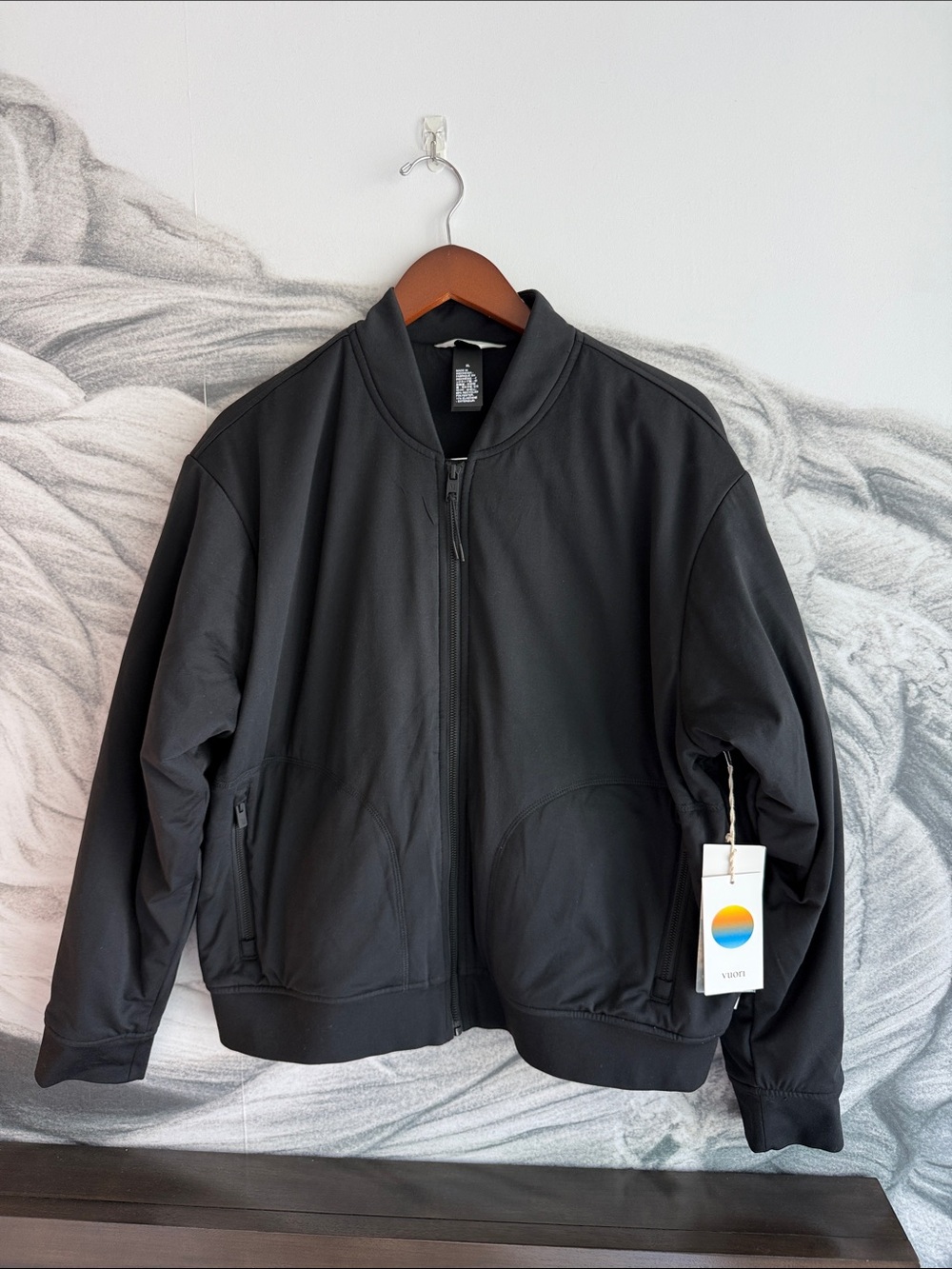 VUORI Halo Basin Bomber Jacket Solid Black Women’s XL NWT $198